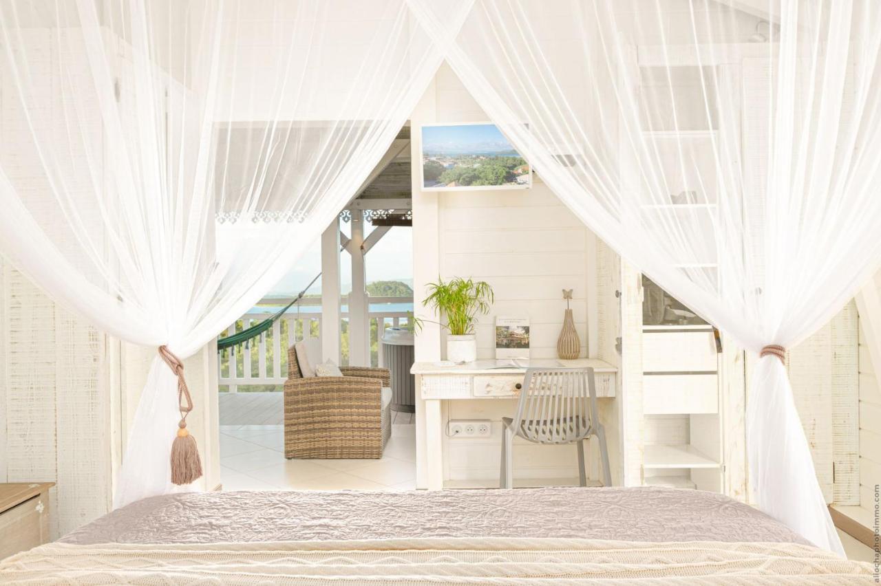 Bungalow Vanille Pacane - Vue Mer Avec Spa Prive Les Trois-Ilets Bagian luar foto