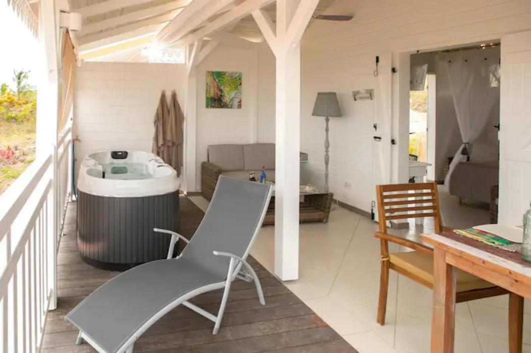 Bungalow Vanille Pacane - Vue Mer Avec Spa Prive Les Trois-Ilets Bagian luar foto